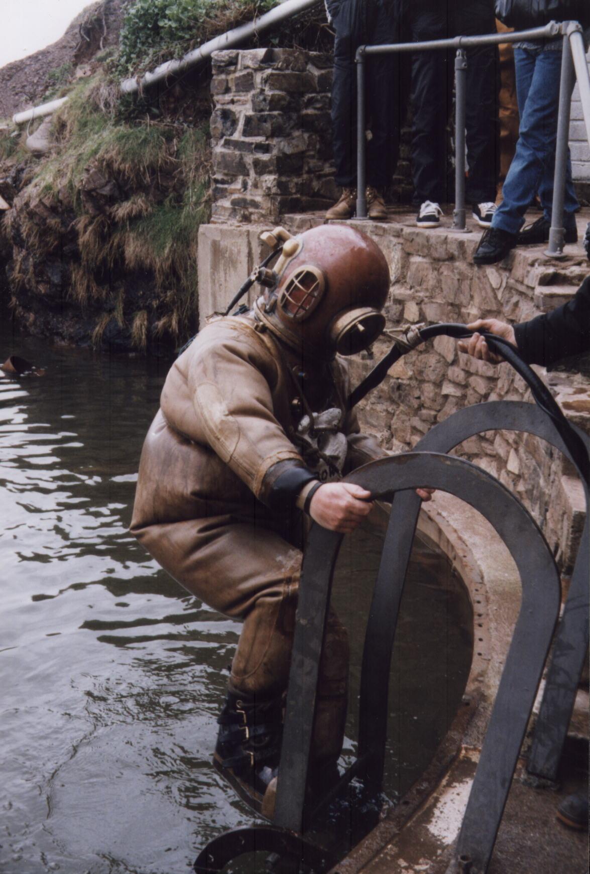 Diver using Standard Dress
